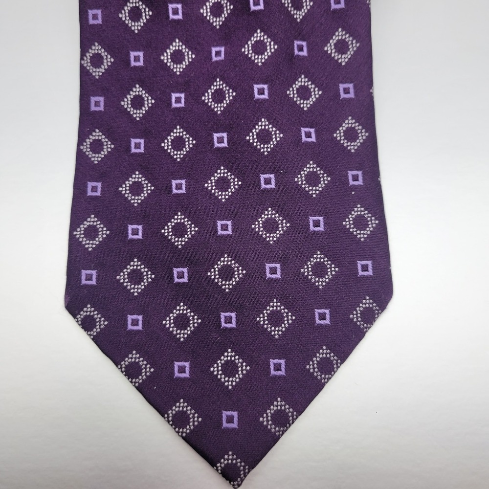 Jos A. Bank Signature Collection Purple Lavender Foulard 100% Silk‎ Tie Necktie - Picture 2 of 4